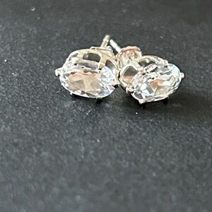 Elegant 925 Sterling Silver clear‎ gemstone Stud Earrings